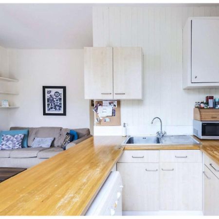 Kensington One Bed Apartment Suite Лондон Экстерьер фото